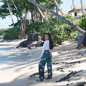 Floral Wide leg pants